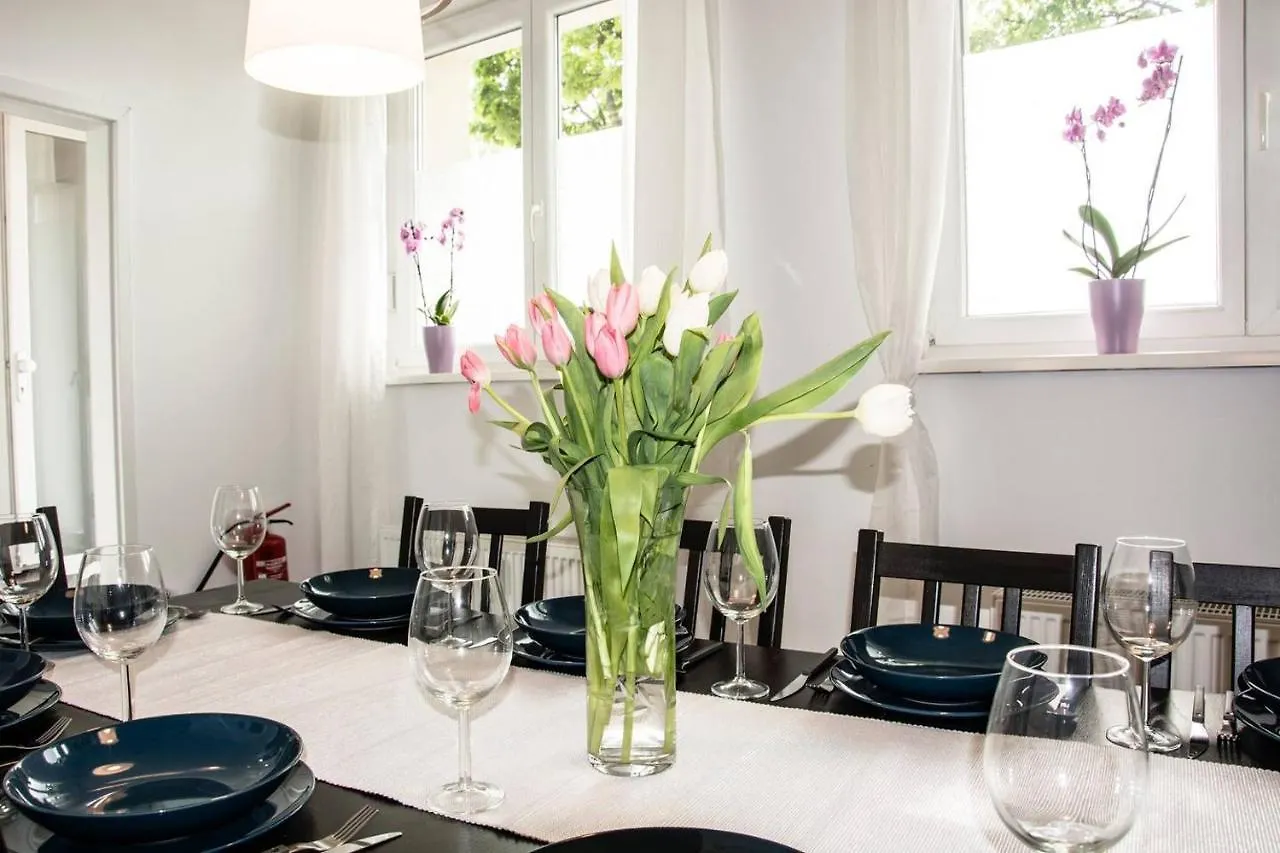 Apartment With 3 Bedroom +1.5 Bthrm +A/C In Prenzlauer Berg Berlijn Vakantiehuis