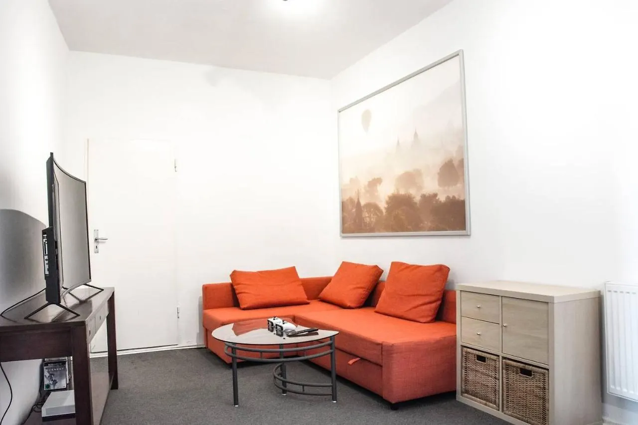 Apartment With 3 Bedroom +1.5 Bthrm +A/C In Prenzlauer Berg Berlijn 0*,  Duitsland