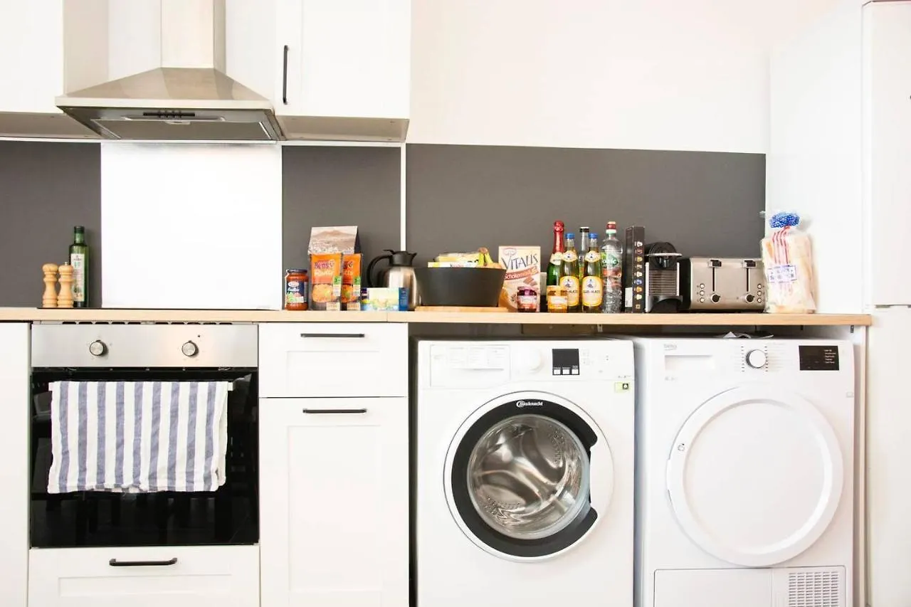 Apartment With 3 Bedroom +1.5 Bthrm +A/C In Prenzlauer Berg Berlin
